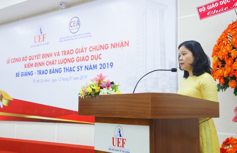 Trao chứng nhận kiệm định và bằng thạc sĩ uef 2