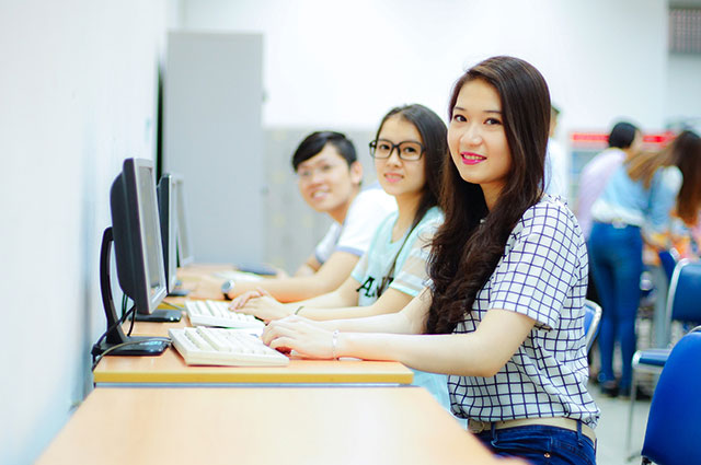  Thư viện truyền thống và trực tuyến