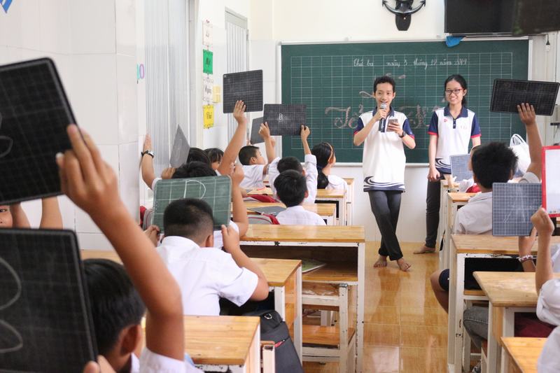 những chú nhím hạnh phúc uef