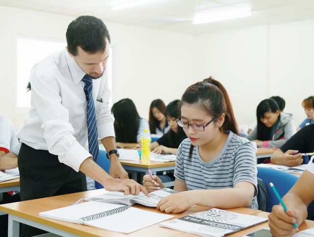 Hình 4 học bổng UEF