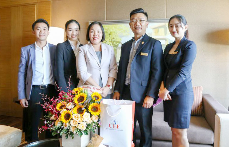 tham quan khách sạn intercontinental 8