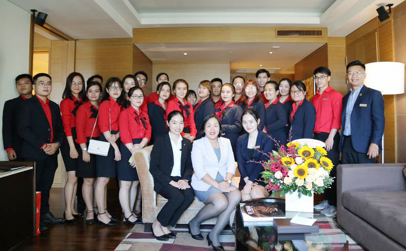 tham quan khách sạn intercontinental
