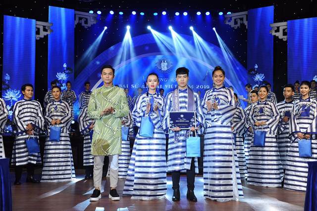 Đại sứ áo dài Việt Nam